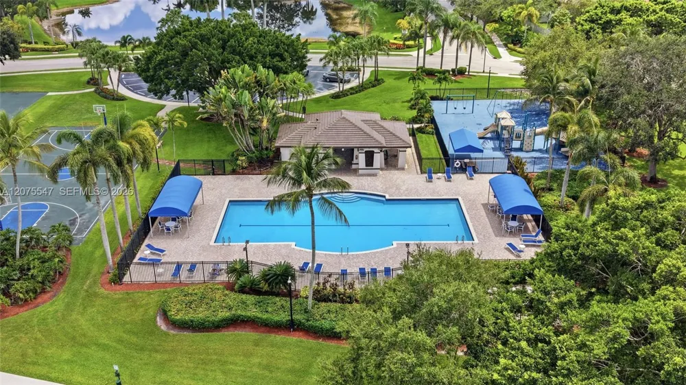 861 Crestview Cir Weston, FL 33327