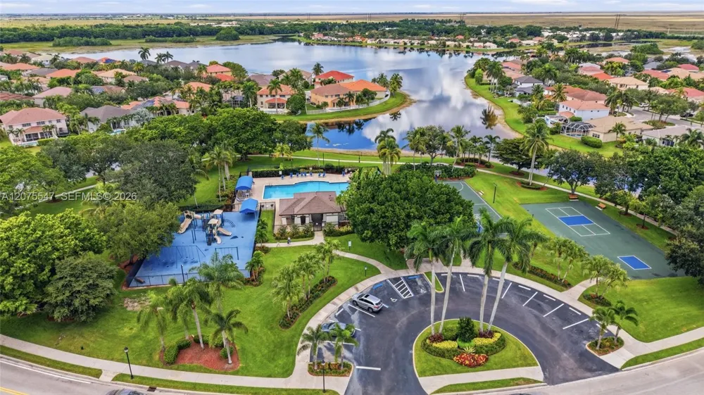 861 Crestview Cir Weston, FL 33327