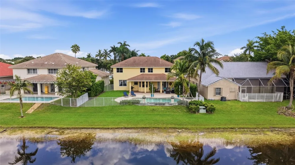 861 Crestview Cir Weston, FL 33327