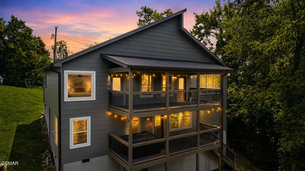 353 Oak Lake Drive Drive Sevierville, TN 37876