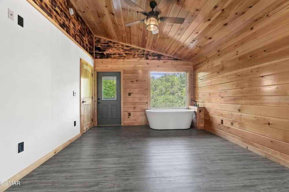 353 Oak Lake Drive Drive Sevierville, TN 37876