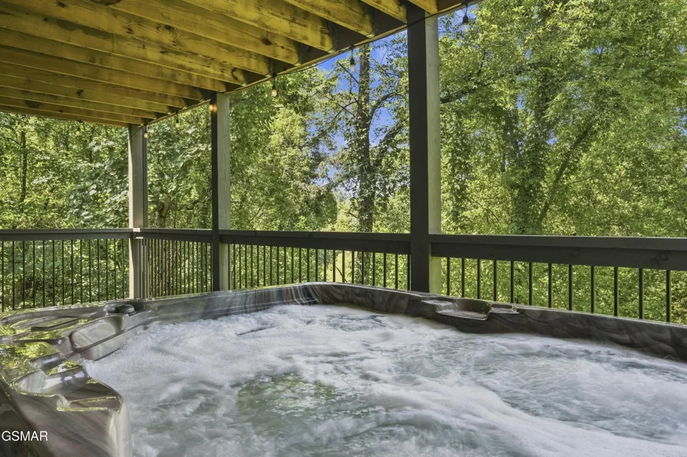 353 Oak Lake Drive Drive Sevierville, TN 37876