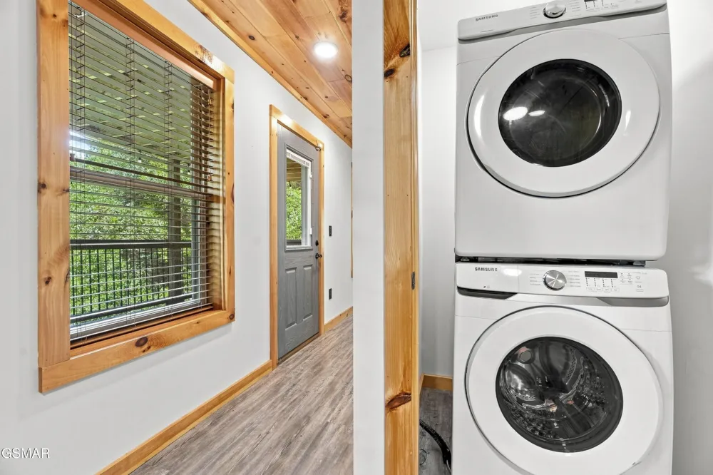 353 Oak Lake Drive Drive Sevierville, TN 37876