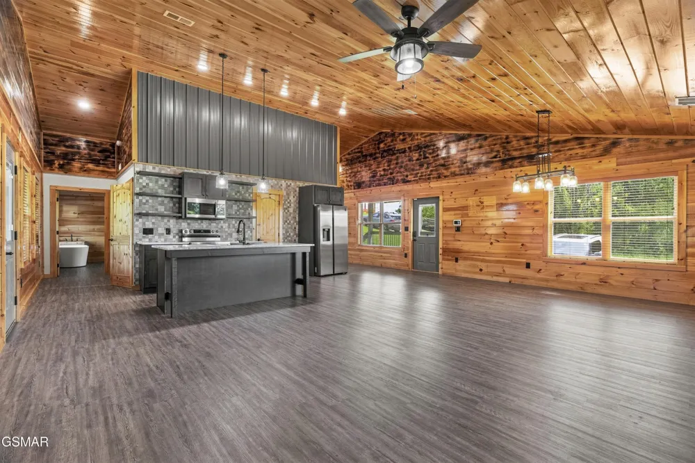 353 Oak Lake Drive Drive Sevierville, TN 37876