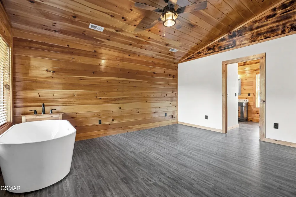 353 Oak Lake Drive Drive Sevierville, TN 37876