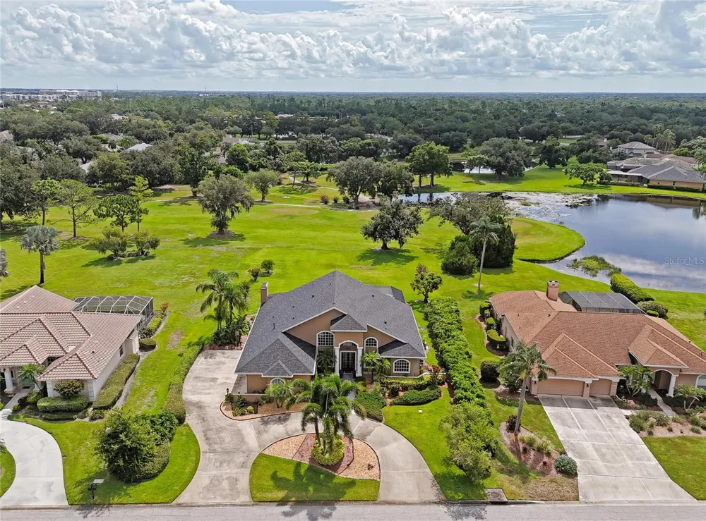 6213 GLEN ABBEY LANE Bradenton, FL 34202