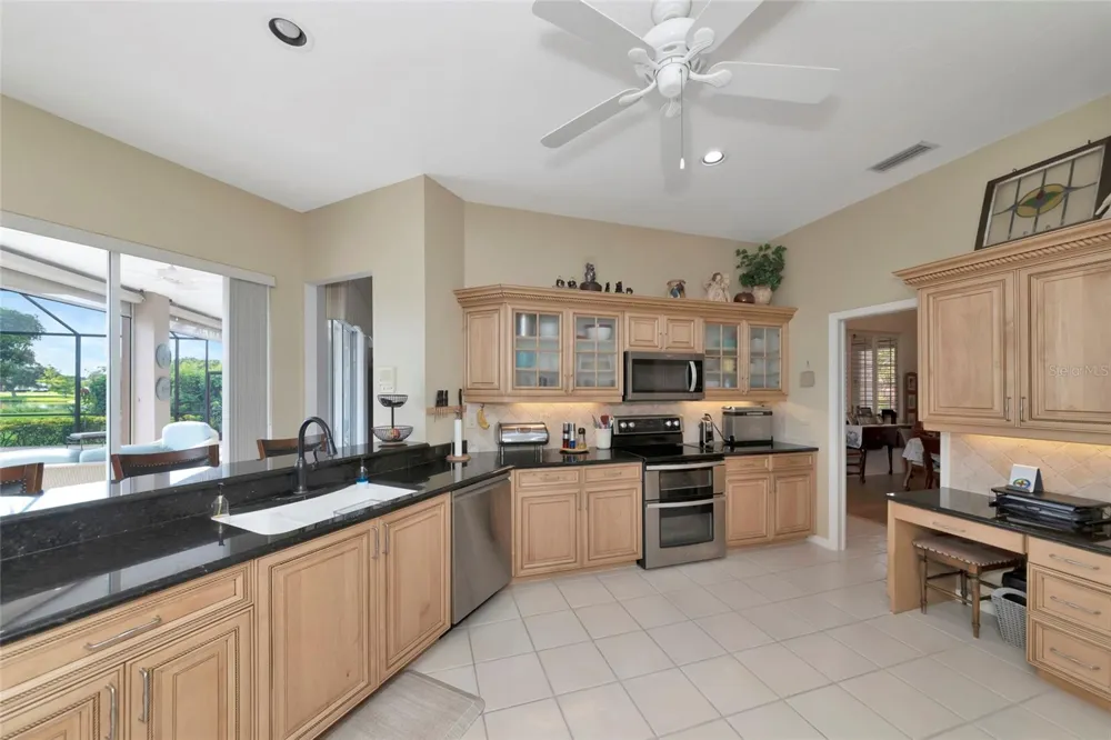 6213 GLEN ABBEY LANE Bradenton, FL 34202