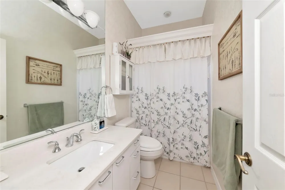 6213 GLEN ABBEY LANE Bradenton, FL 34202