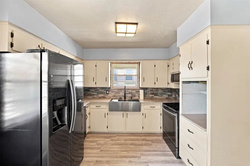 2022 Normandy Drive Irving, TX 75060