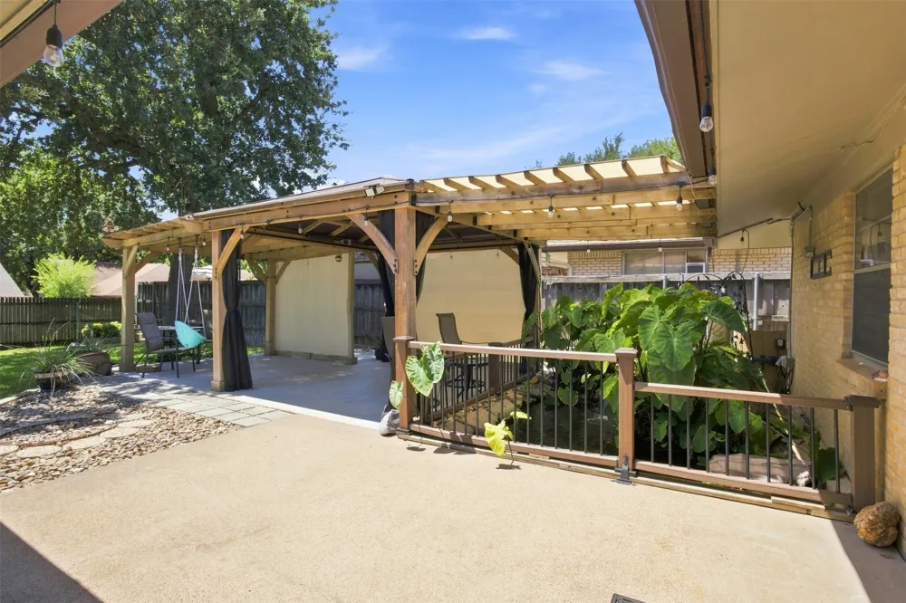 2022 Normandy Drive Irving, TX 75060