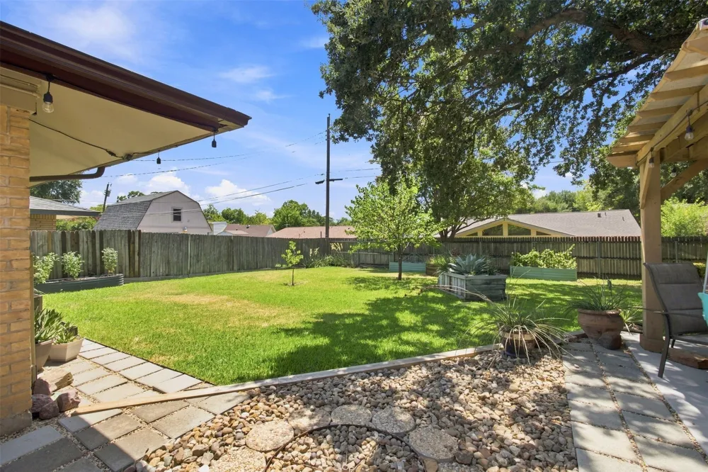 2022 Normandy Drive Irving, TX 75060