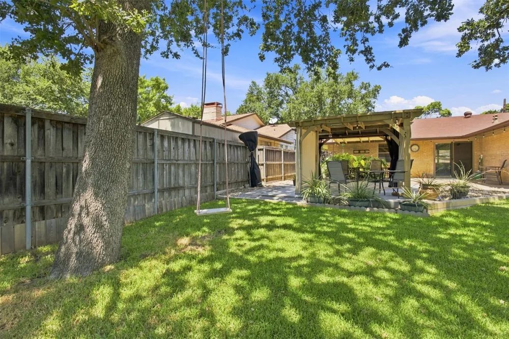 2022 Normandy Drive Irving, TX 75060