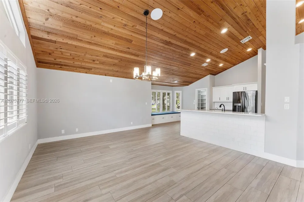 3301 NW 112th Ave Coral Springs, FL 33065
