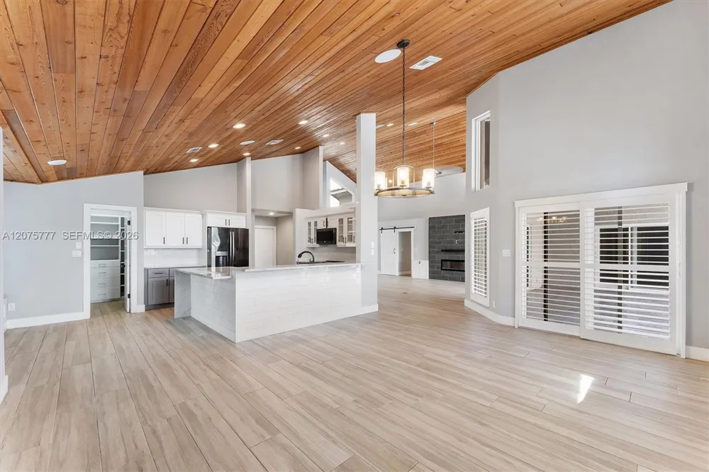 3301 NW 112th Ave Coral Springs, FL 33065