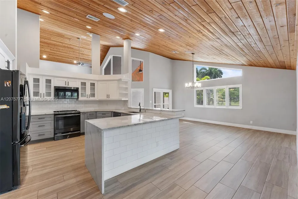 3301 NW 112th Ave Coral Springs, FL 33065