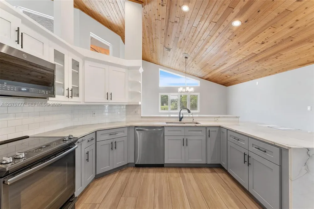 3301 NW 112th Ave Coral Springs, FL 33065