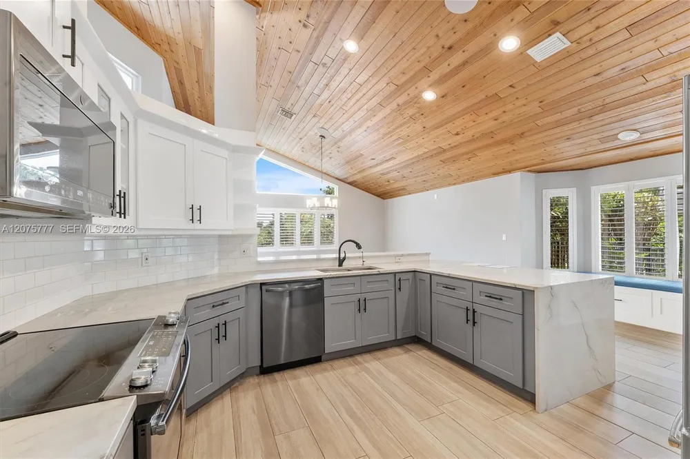 3301 NW 112th Ave Coral Springs, FL 33065