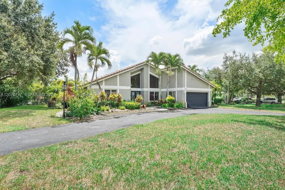 3301 NW 112th Ave Coral Springs, FL 33065