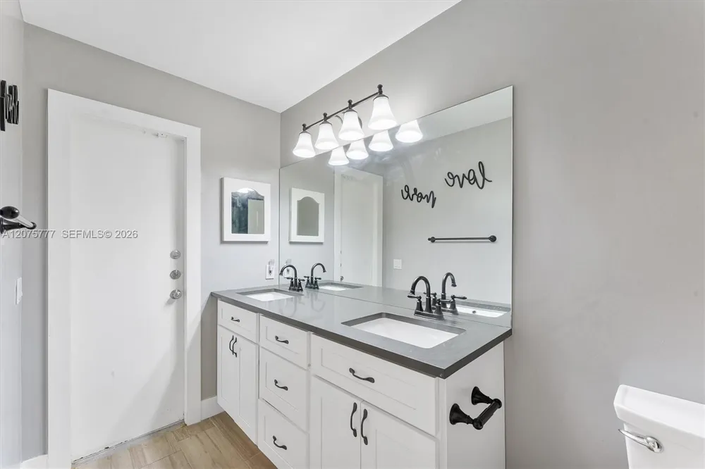 3301 NW 112th Ave Coral Springs, FL 33065