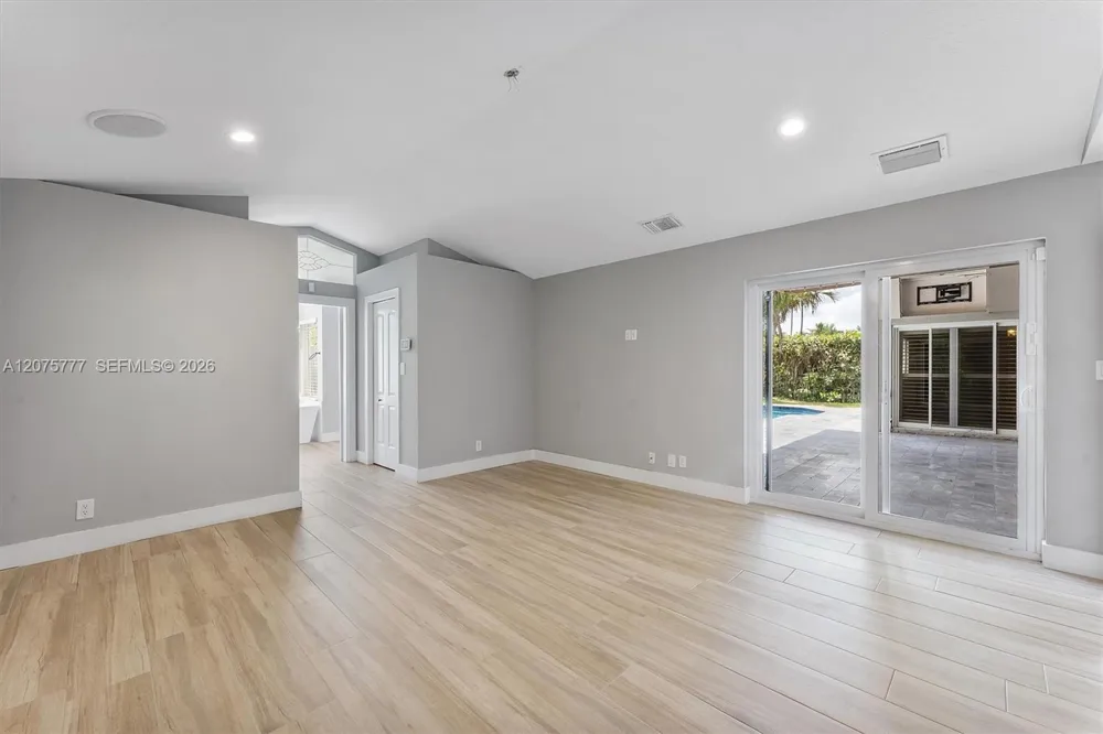 3301 NW 112th Ave Coral Springs, FL 33065