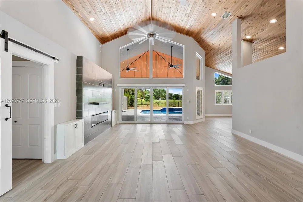 3301 NW 112th Ave Coral Springs, FL 33065