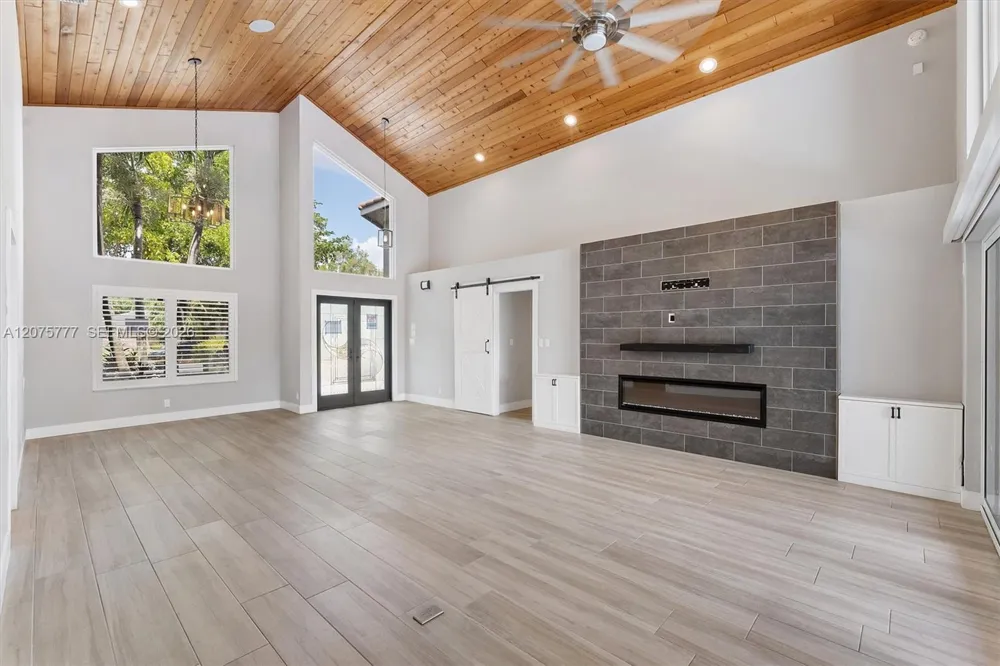 3301 NW 112th Ave Coral Springs, FL 33065