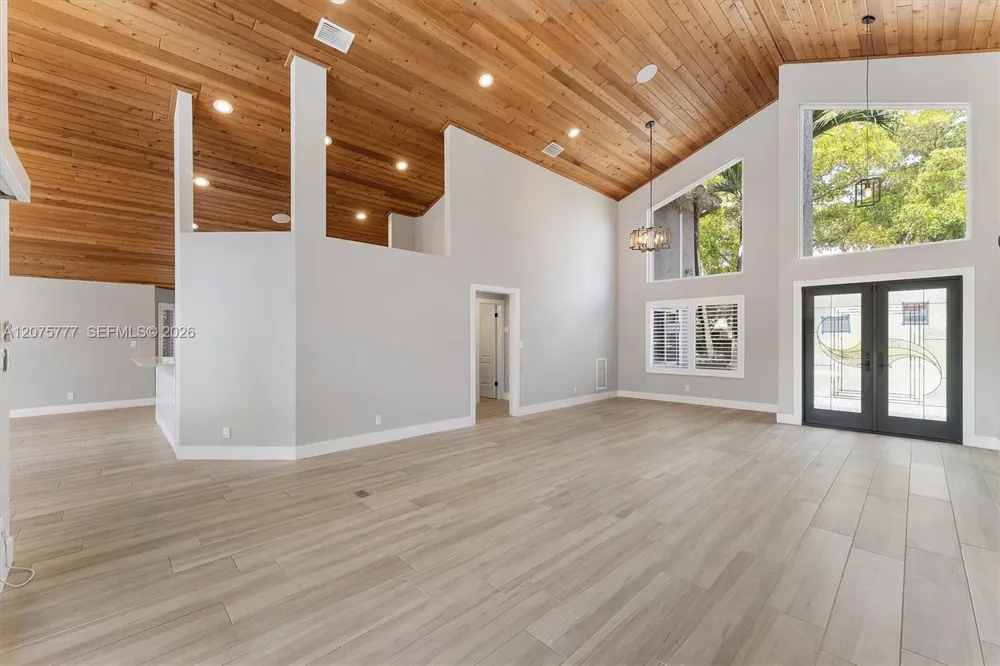 3301 NW 112th Ave Coral Springs, FL 33065