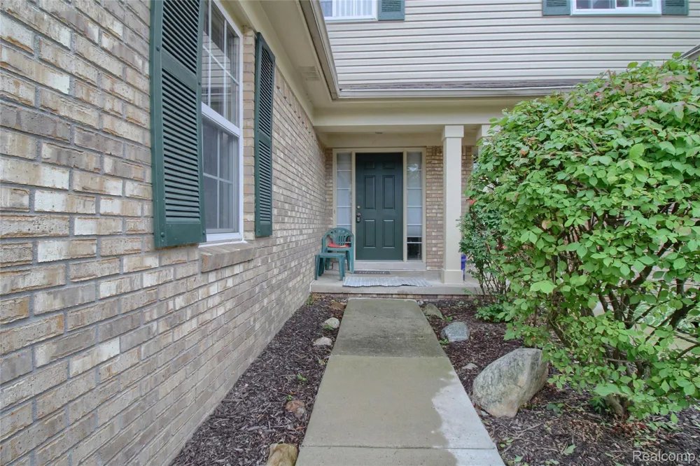 25338 Petros Drive Huron Charter Township, MI 48134
