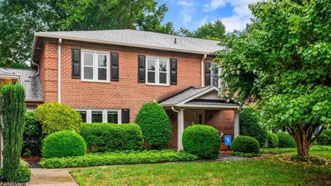 879 Brookleigh Court