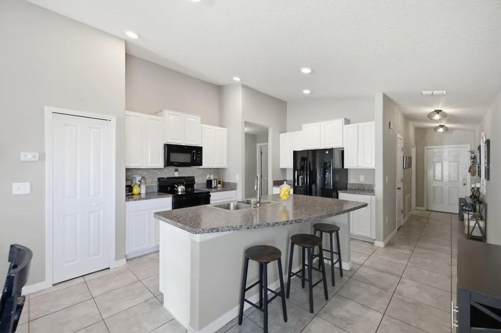 6830 BLUE MOON WAY Sun City Center, FL 33573