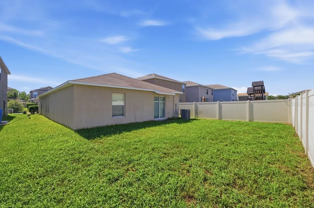 6830 BLUE MOON WAY Sun City Center, FL 33573