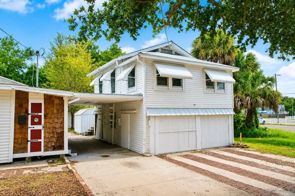 6506 WELLINGTON AVENUE Tampa, FL 33604