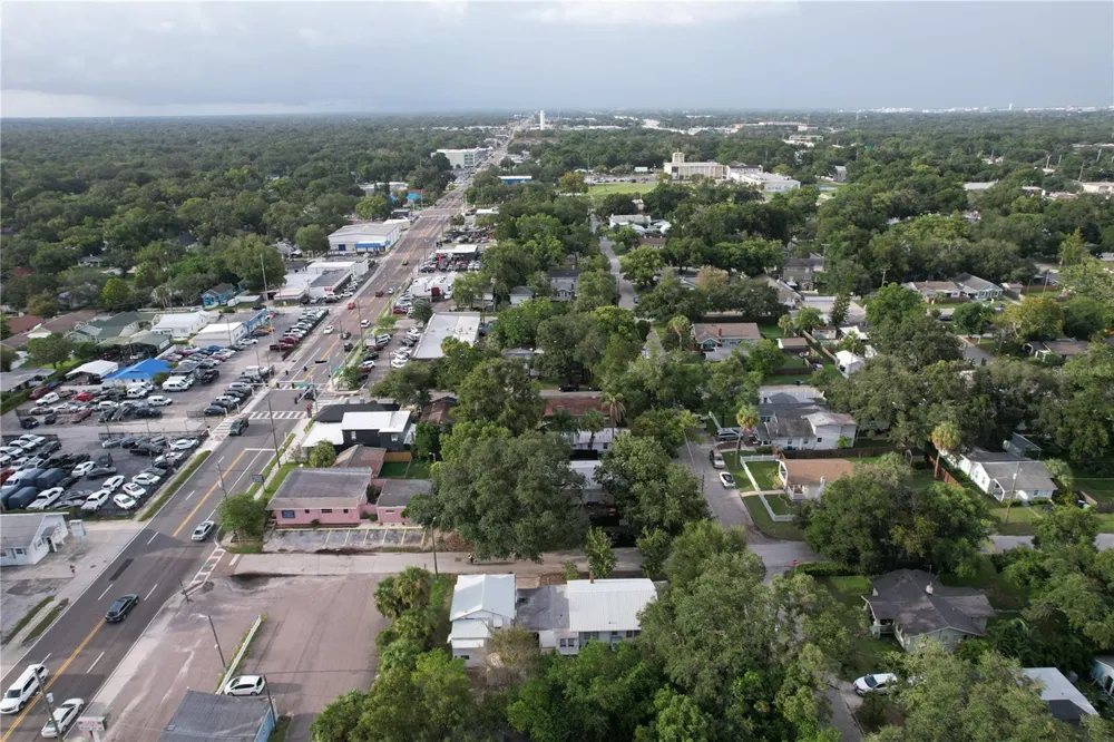 6506 WELLINGTON AVENUE Tampa, FL 33604