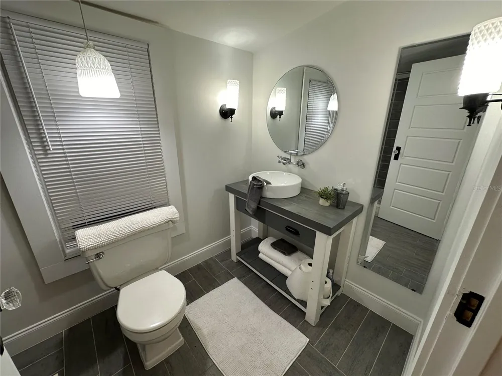6506 WELLINGTON AVENUE Tampa, FL 33604