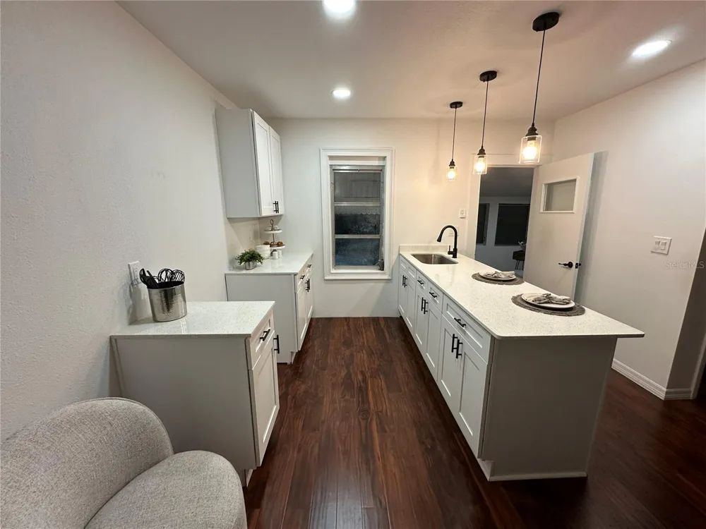 6506 WELLINGTON AVENUE Tampa, FL 33604