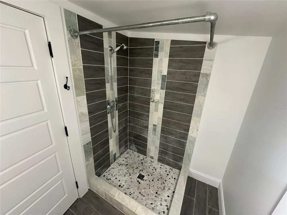 6506 WELLINGTON AVENUE Tampa, FL 33604
