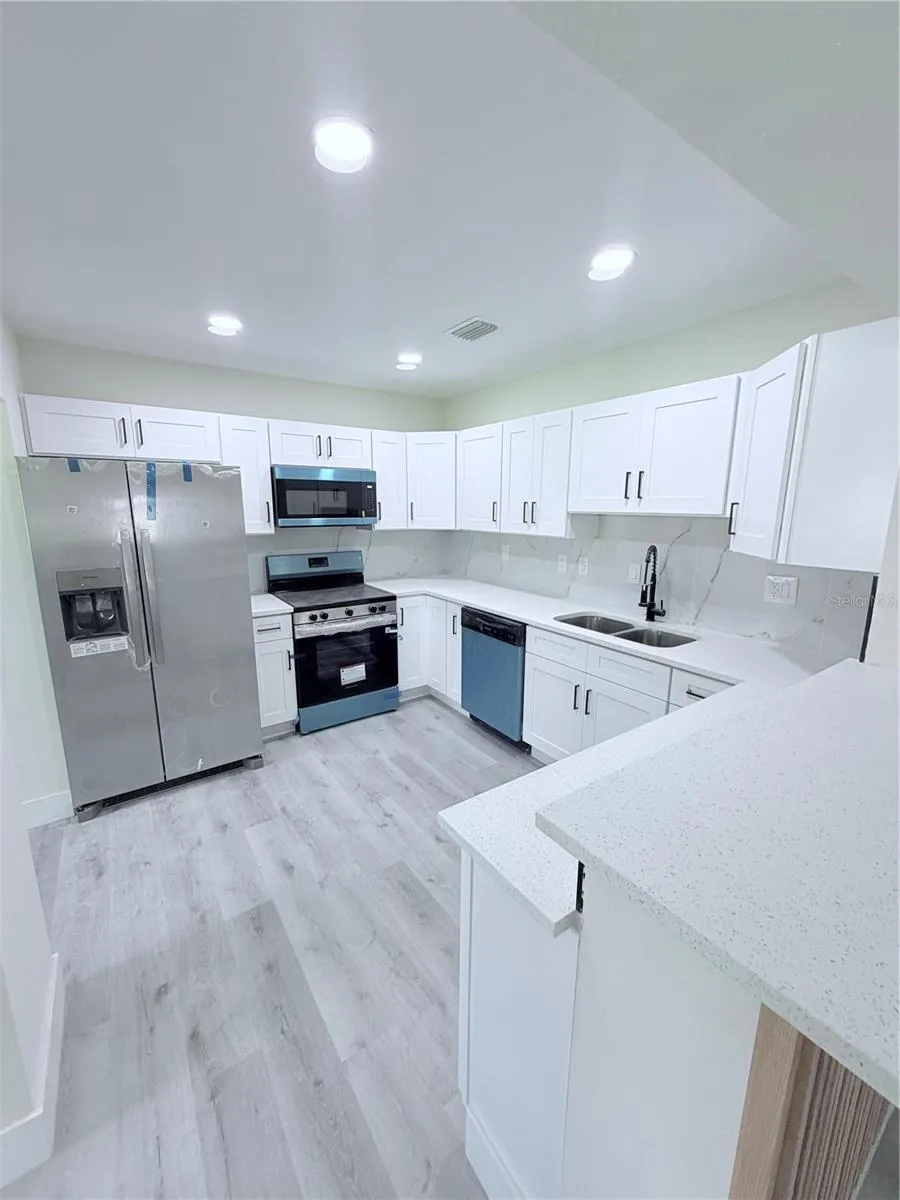 10801 EDISON AVENUE Tampa, FL 33612
