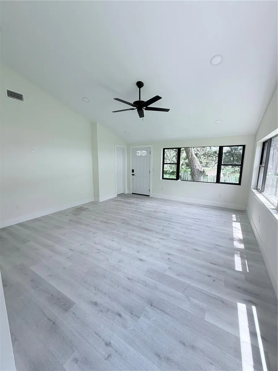10801 EDISON AVENUE Tampa, FL 33612
