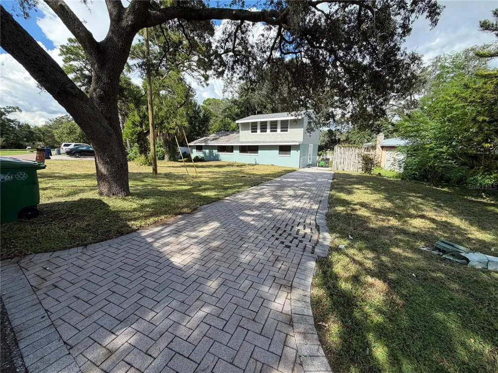 10801 EDISON AVENUE Tampa, FL 33612