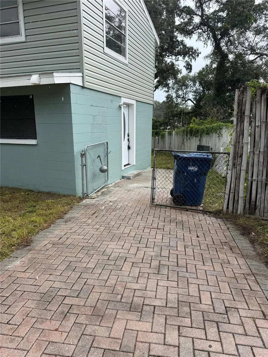10801 EDISON AVENUE Tampa, FL 33612