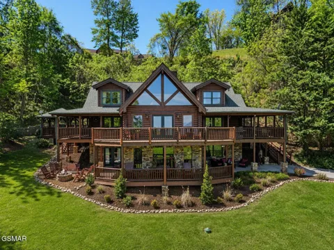 2414 Walnut Cove Way