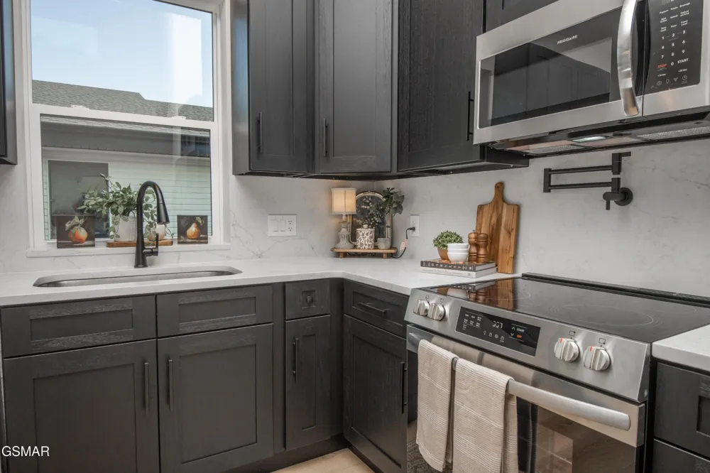 2329 Rock Gardens Drive Sevierville, TN 37876