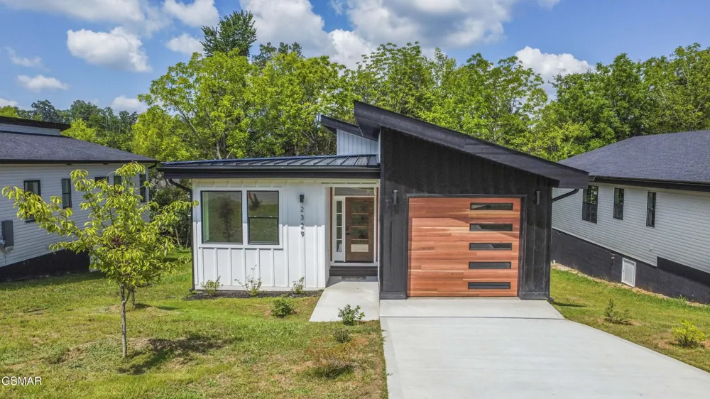2329 Rock Gardens Drive Sevierville, TN 37876