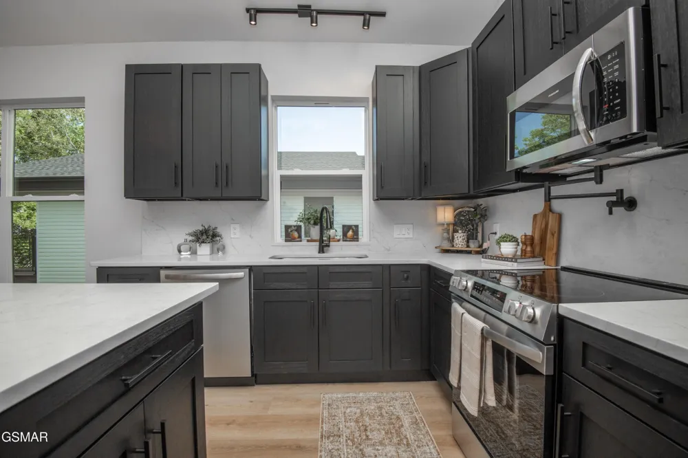 2329 Rock Gardens Drive Sevierville, TN 37876