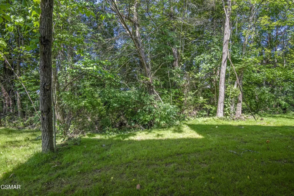 2329 Rock Gardens Drive Sevierville, TN 37876