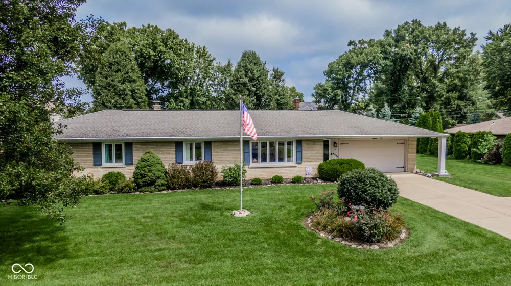 18 Fairfield Drive Brownsburg, IN 46112
