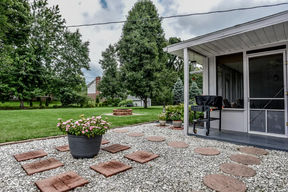 18 Fairfield Drive Brownsburg, IN 46112