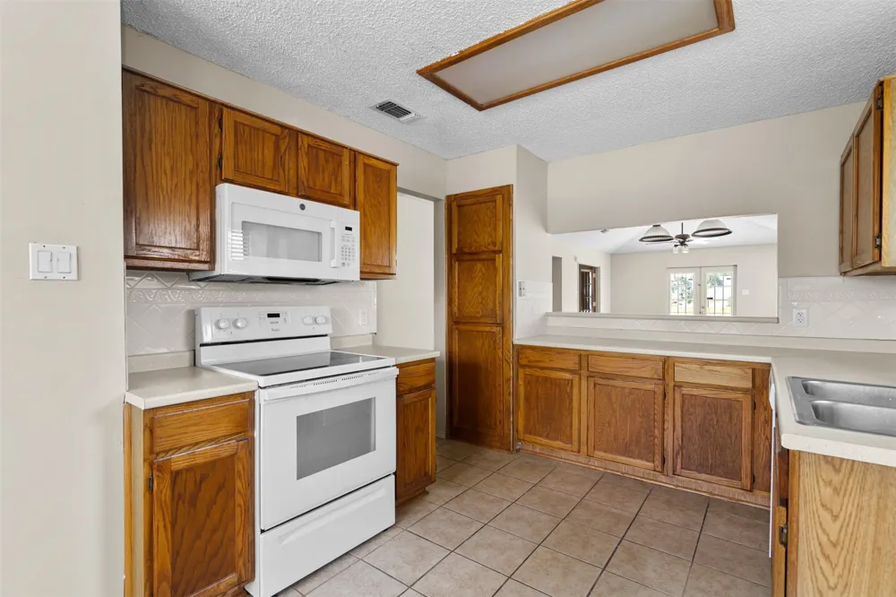 6508 Fairview Drive Watauga, TX 76148