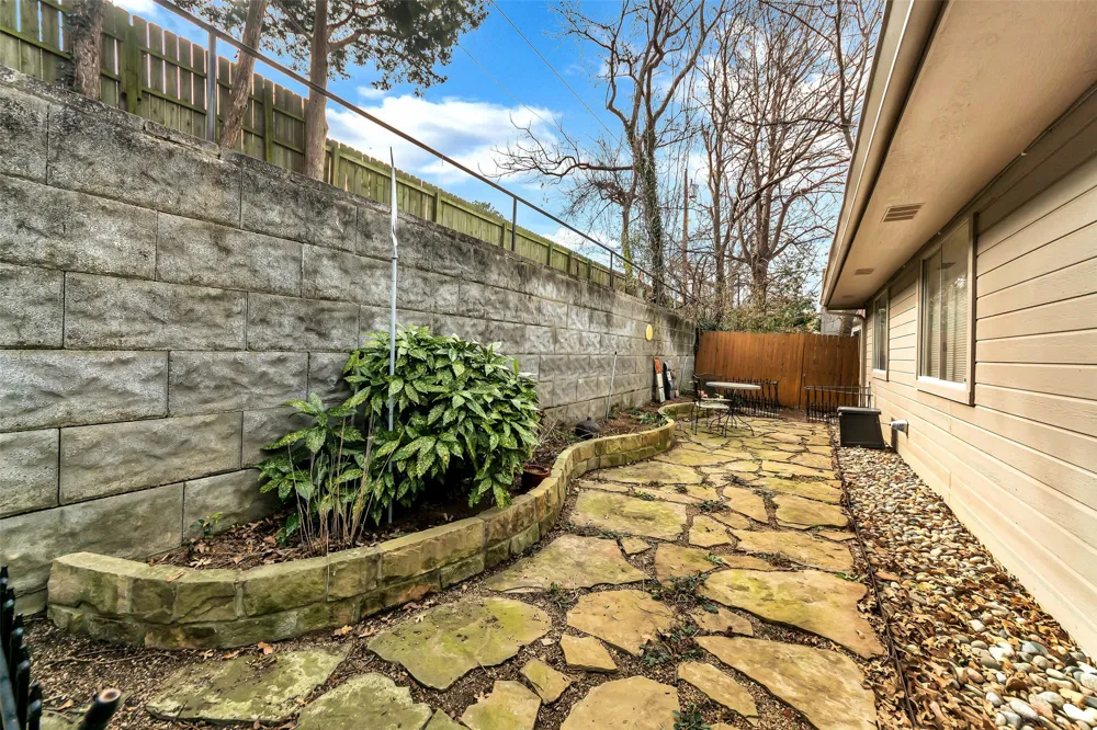 1441 Hampton Road Grapevine, TX 76051
