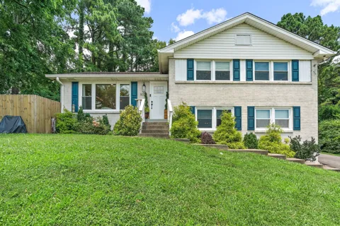 5028 Briarwood Dr